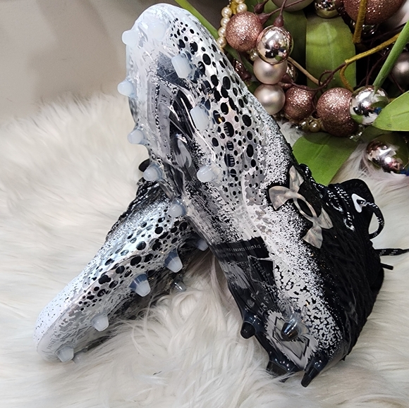 Under Armour Women's UA Spotlight Clone MC Football Cleats new - Picture 7 of 11